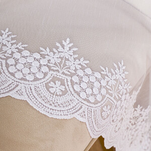 Vyšívaná biela záclona metrážová výška 160 cm