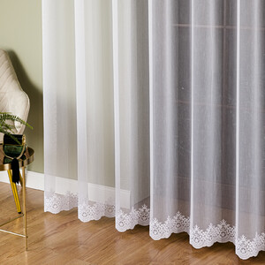 Vyšívaná biela záclona metrážová výška 300 cm